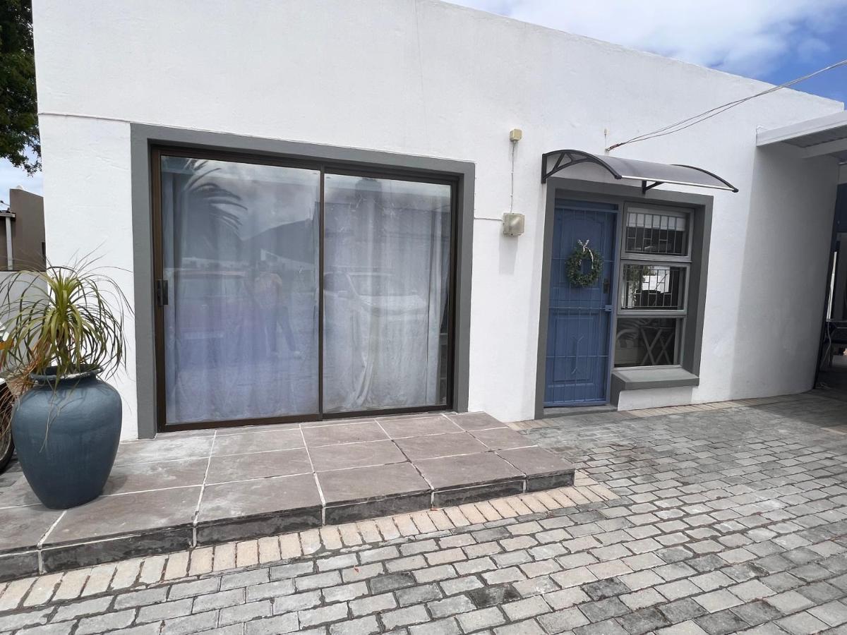 Adorable 2 Bedroom Cottage With Spacious Veranda Hermanus Luaran gambar