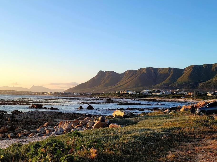 Adorable 2 Bedroom Cottage With Spacious Veranda Hermanus Luaran gambar